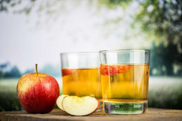 10 полезных свойств яблочного сока
