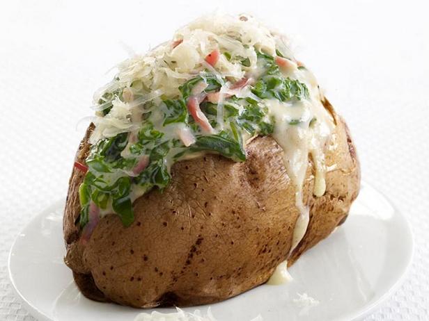 Фаршированный картофель, запечённый в духовке с ветчиной и шпинатом