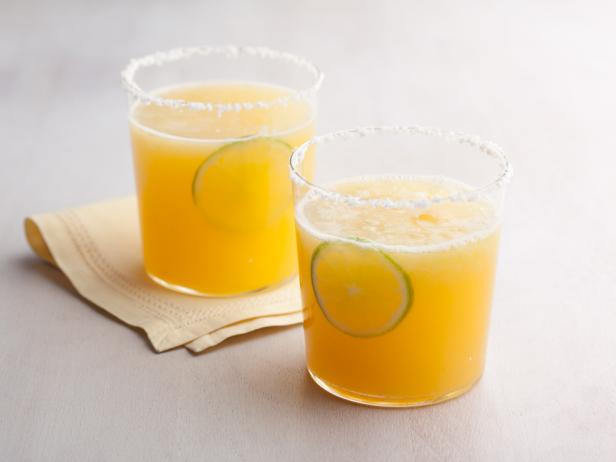 Алкогольный коктейль «Маргарита» с апельсиновым соком