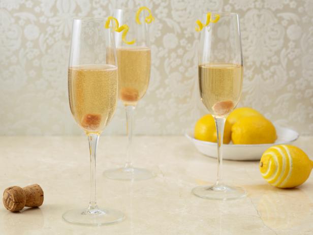 Коктейли с шампанским для свидания : фото, рецепты, ингредиенты — Inshaker