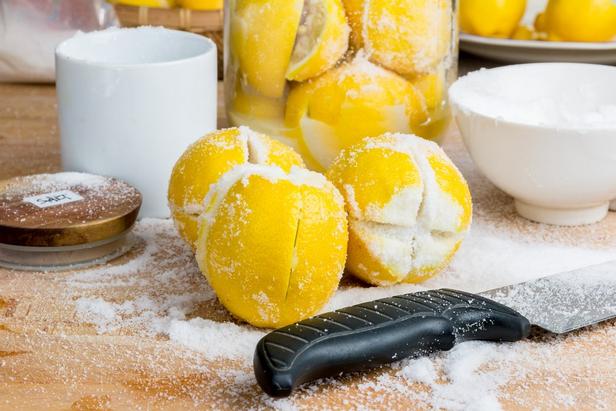 Соленые консервированные лимоны