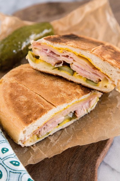 Кубинский сэндвич на французской булке