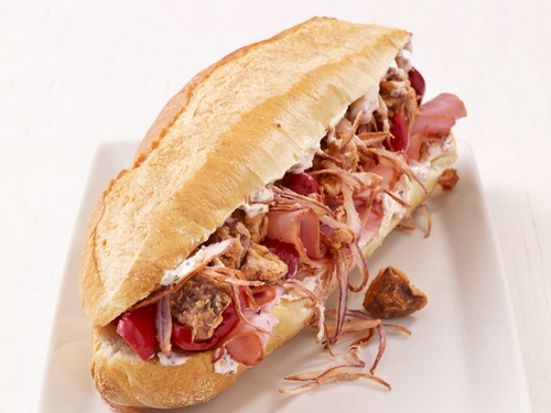 Сэндвич «По-бой» с ветчиной и грибами