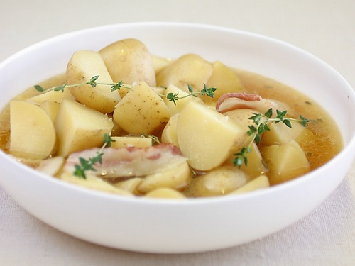 Тушеный картофель с тимьяном