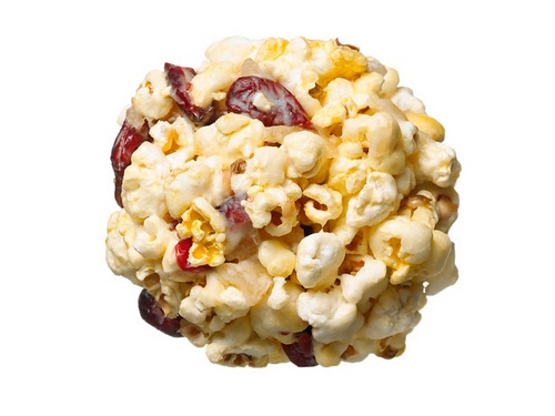 Имбирно-клюквенные шарики из попкорна