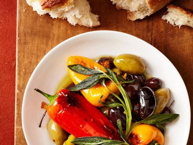 Жареные перцы с маслинами