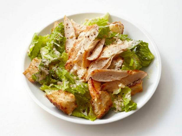 Лёгкий салат «Цезарь» с курицей
